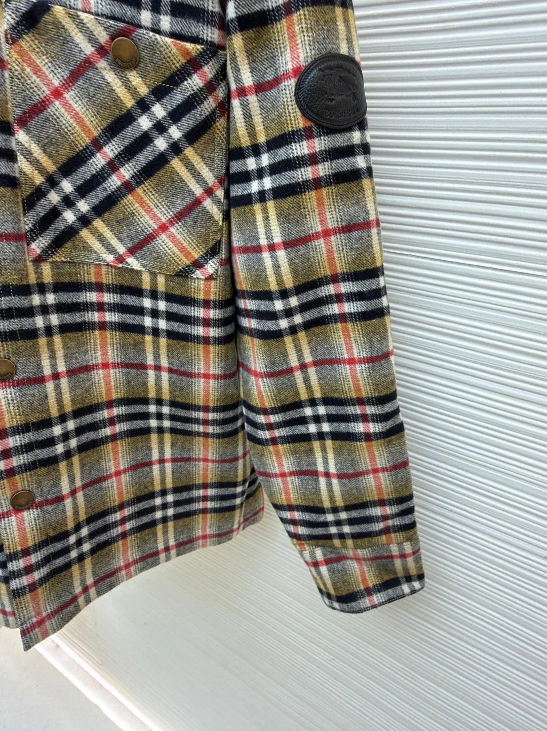 BURBERRY 25S KNITTED-COLLAR PLAID COAT 275