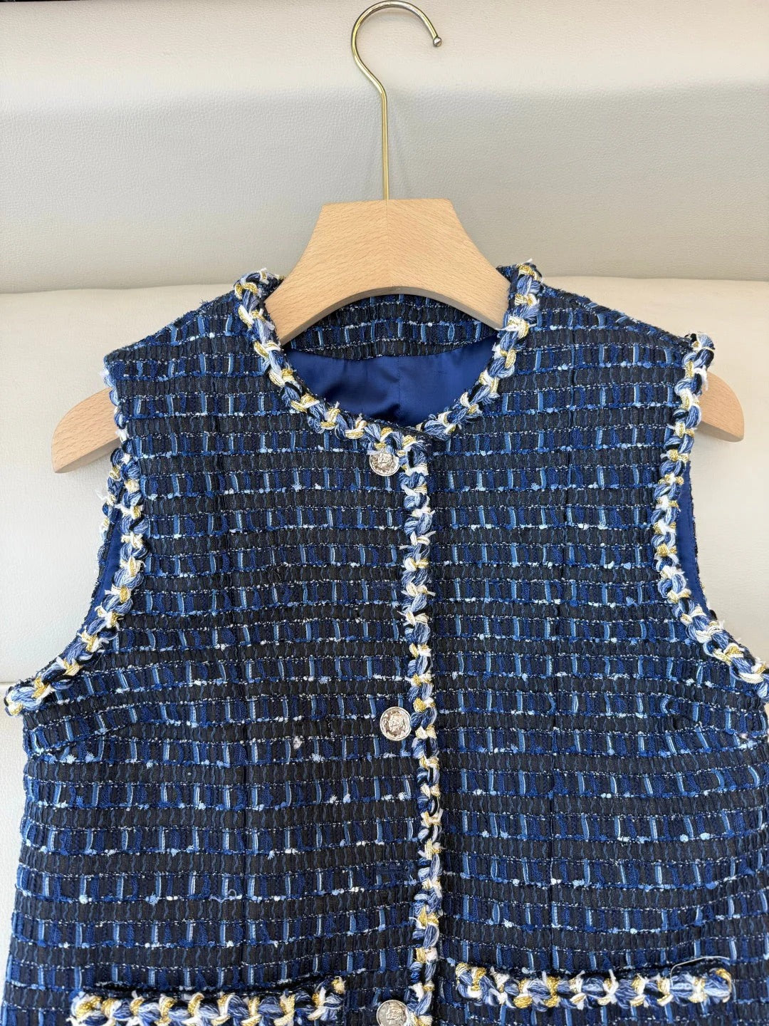 CHANEL 25S TWEED SLEEVELESS VEST 491