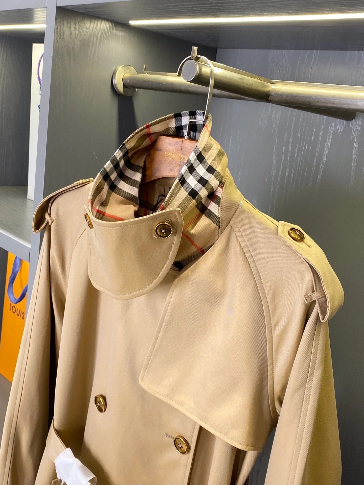 BURBERRY 25S TRENCH COAT 237