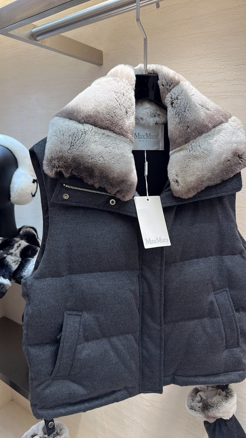 MAX MARA 25S VEST WITH RABBIT FUR COLLAR 057