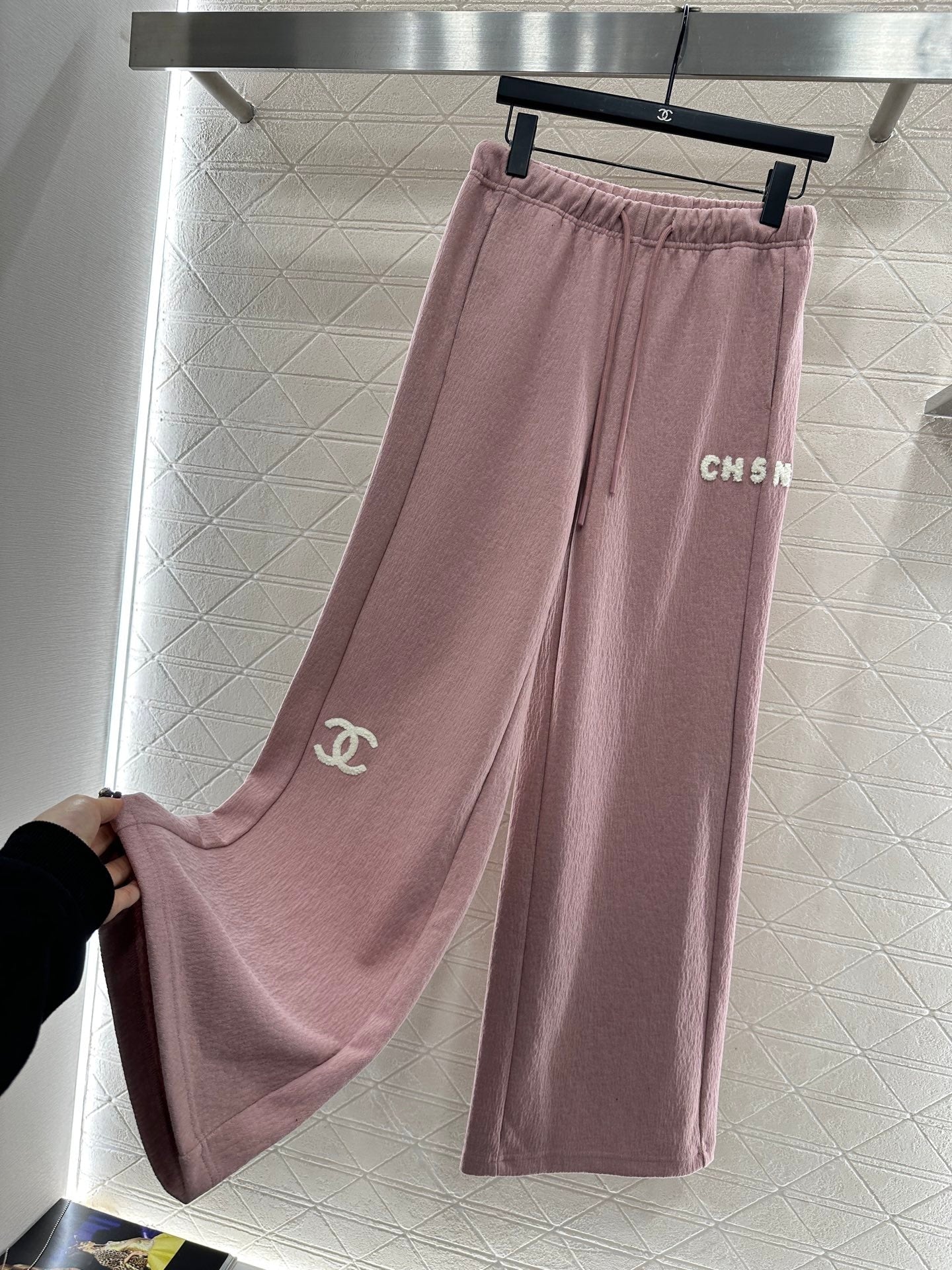 CHANEL 25S HIGH-WAISTED WIDE-LEG PANTS 305