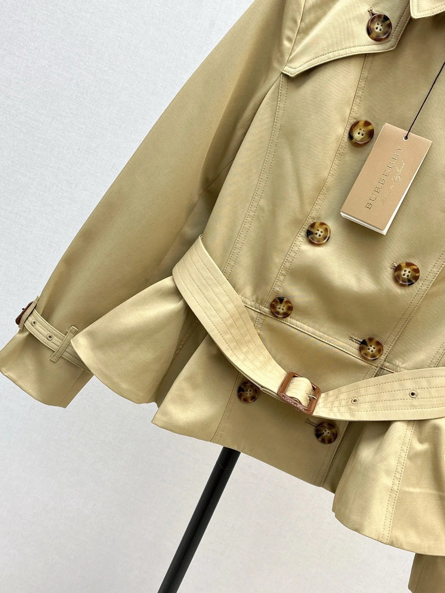 BURBERRY 25S TRENCH COAT 229