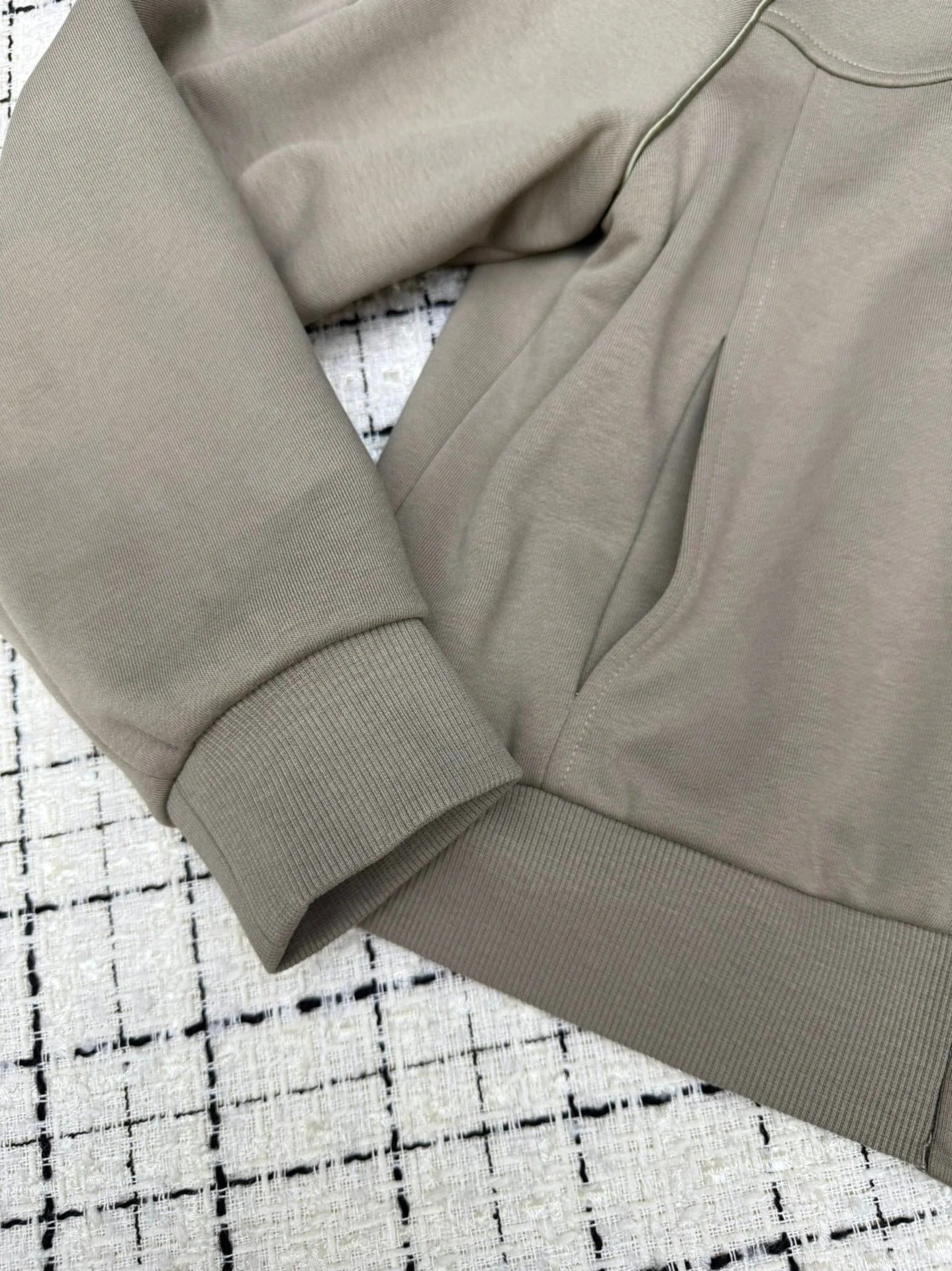 PRADA 25S LOGO JACKET 327