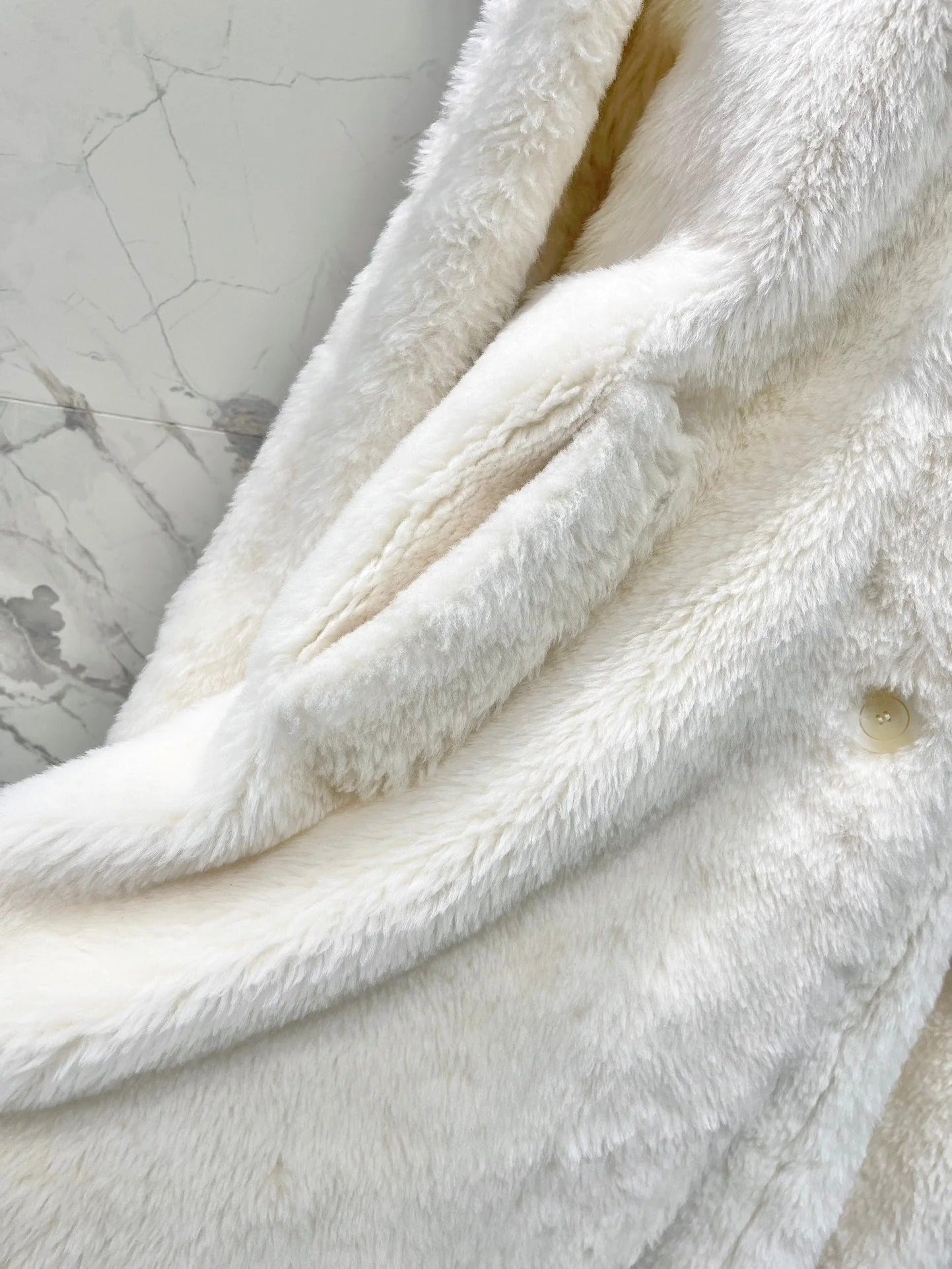 MAX MARA 25S SHEARLING COAT 212