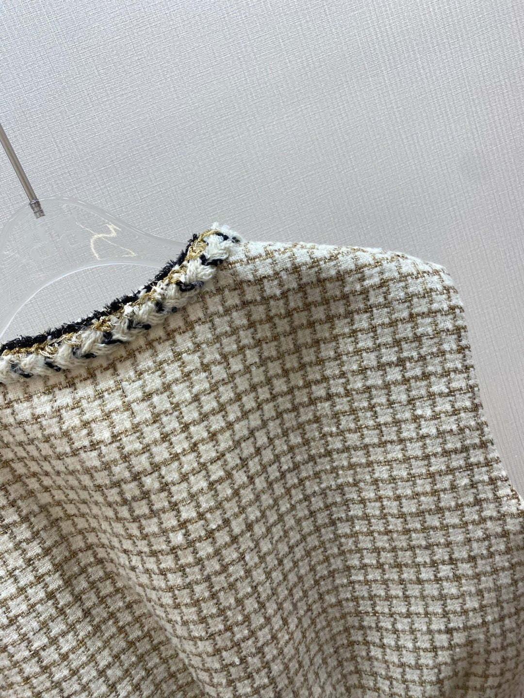 CHANEL 25S TWEED FOUR-POCKET BLAZER 315