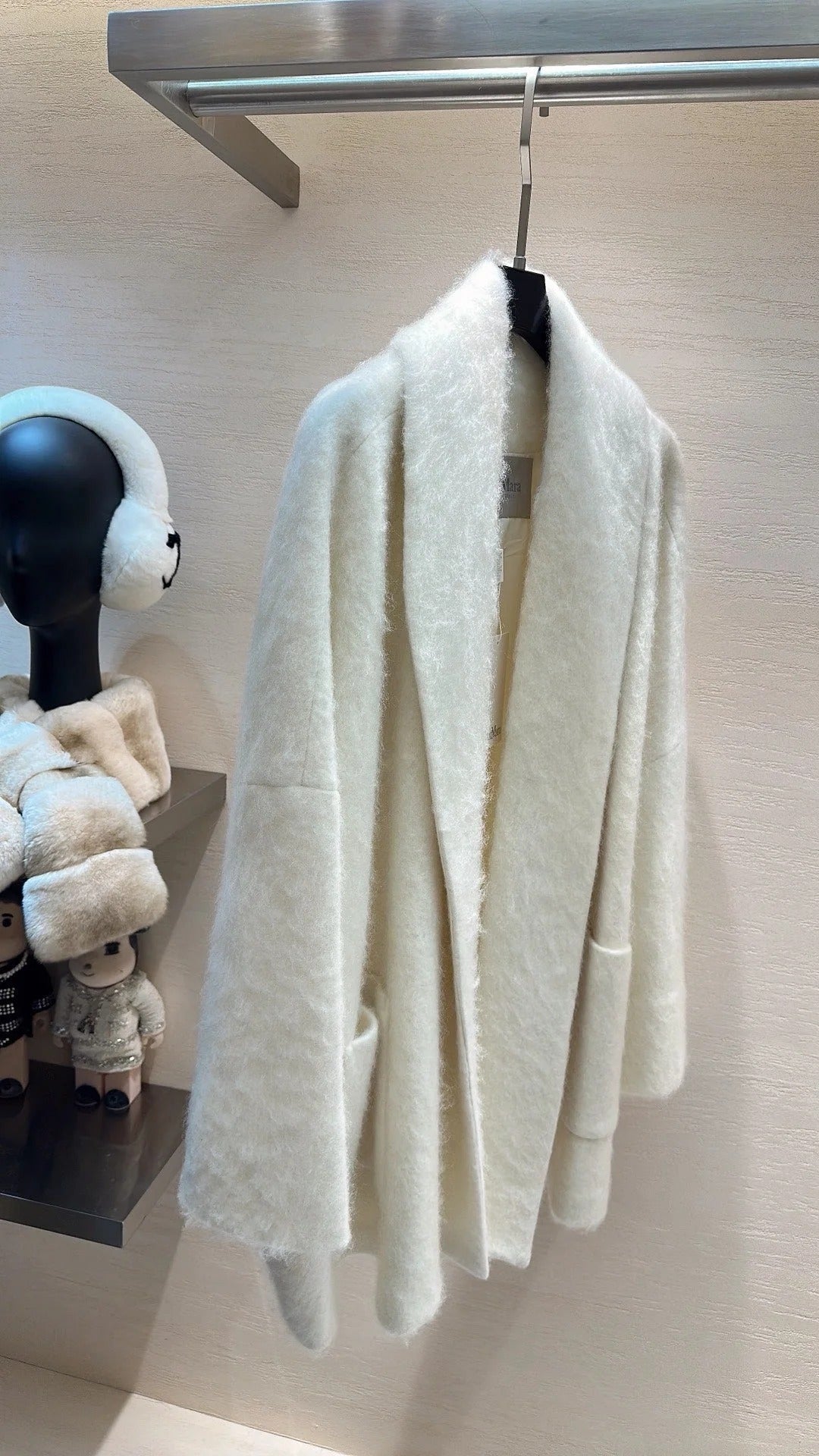 MAX MARA 25S WOOL COAT 230