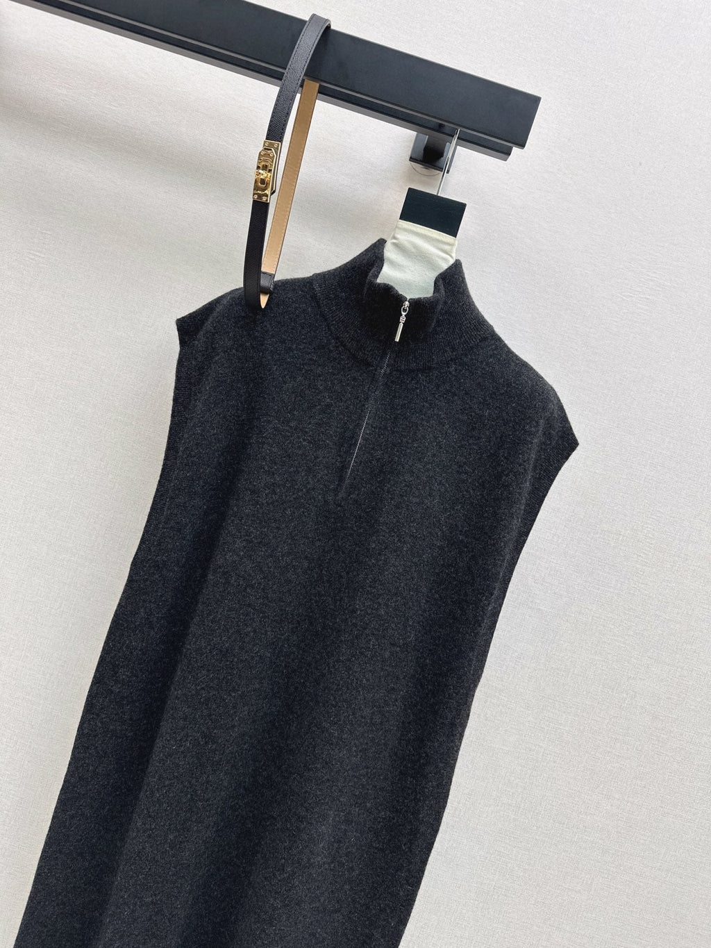 HERMES 25S SLEEVELESS CREW-NECK KNIT DRESS 306