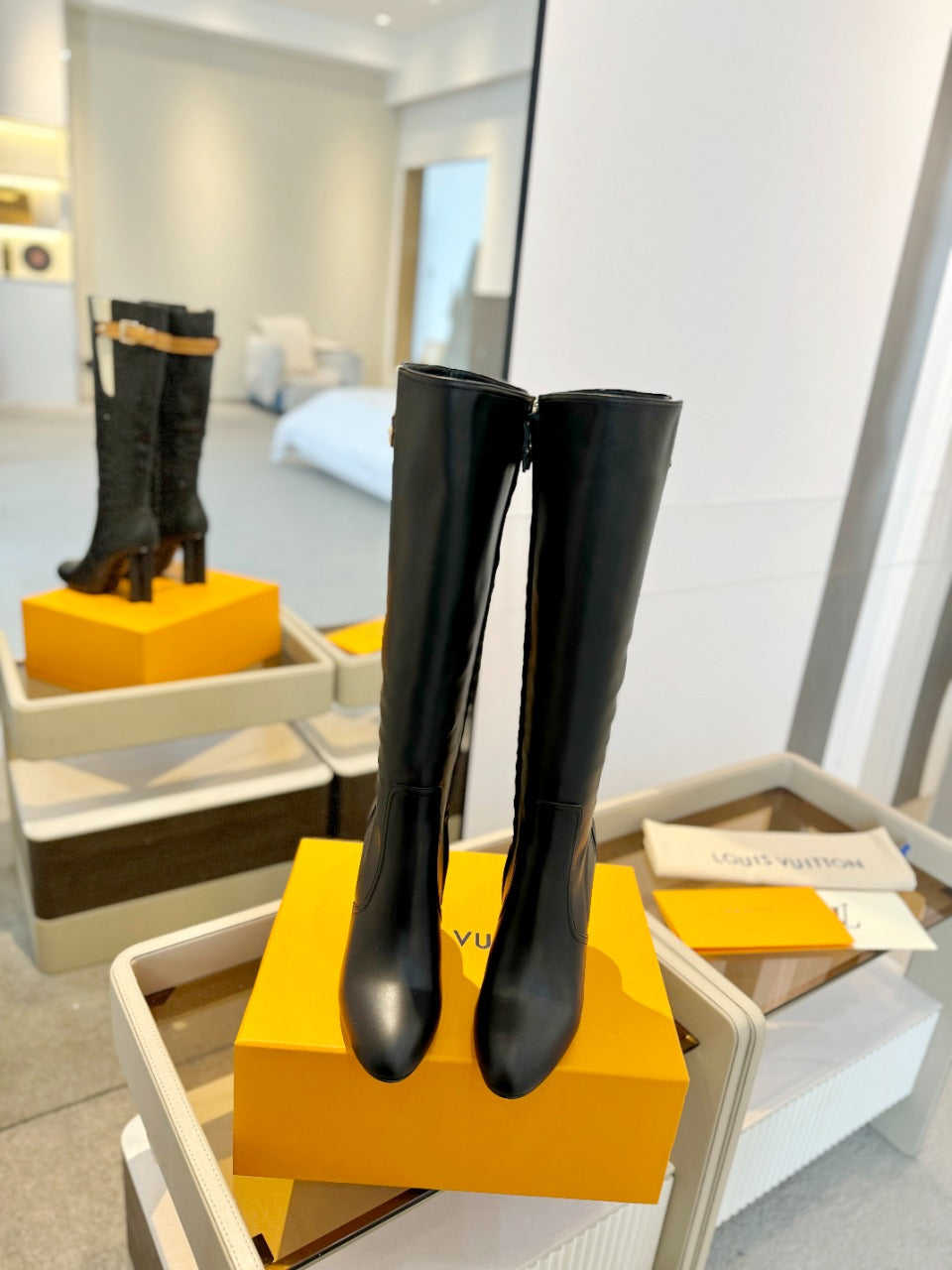 LV Donna High Boot 9.5 Black Calfskin 573879